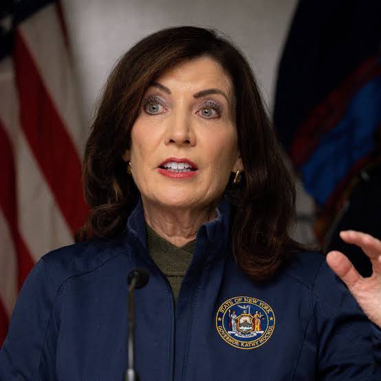 Breaking : New York Governor Kathy Hochul Calls for DHS Secretary Kristi Noem's Resignation Following Fatal ICE Shooting in Minneapolis...