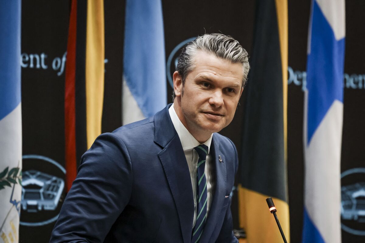 Hegseth Says the US Has No Shortage of Munitions for Iran War - Bloomberg