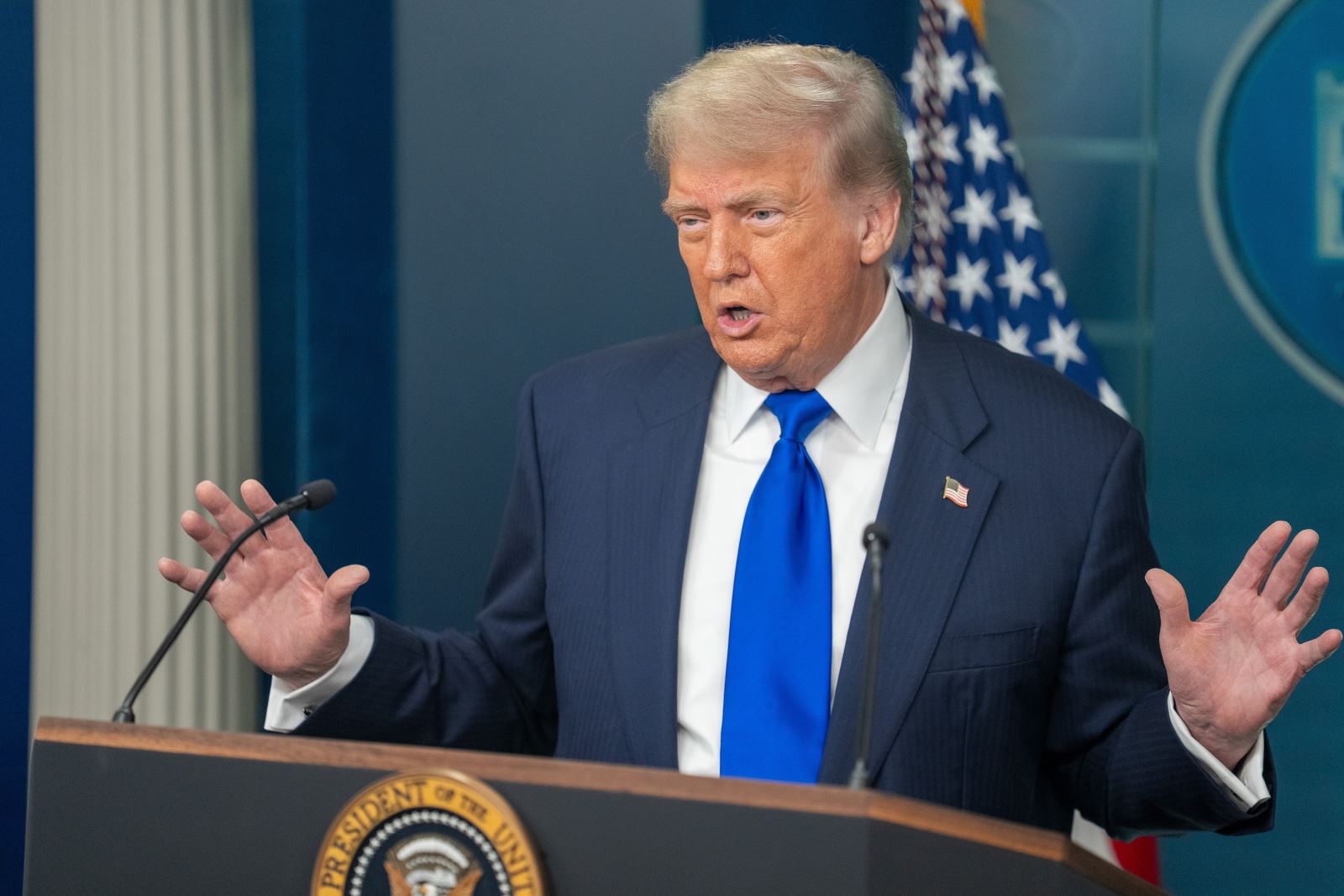 Tổng thống Trump tuyên bố sẵn sàng cân nhắc tấn công Iran nếu cần thiết | baotintuc.vn