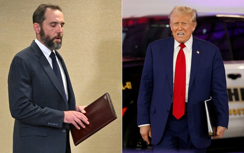 Bộ Tư pháp Mỹ tính đường gác lại 2 vụ án chống lại ông Trump, còn 2 vụ 'chưa biết tính sao' - Tuổi Trẻ Online